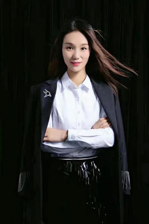 张莹